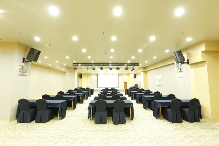 Business Facilities 19