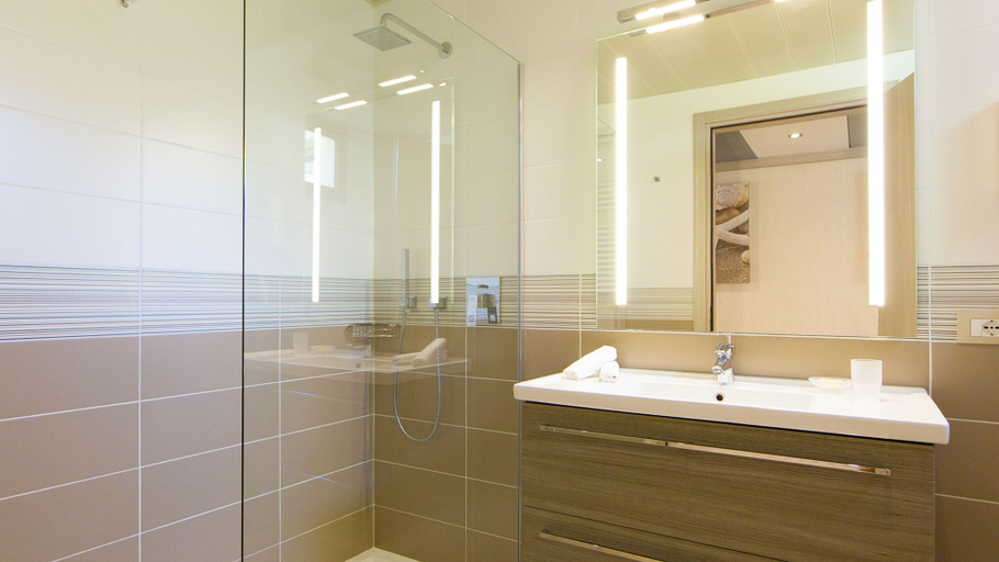 Bathroom 5, MClub Alicudi, Agrigento
