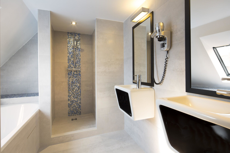 Bathroom 5, Hôtel R. Kipling by Happyculture, Paris