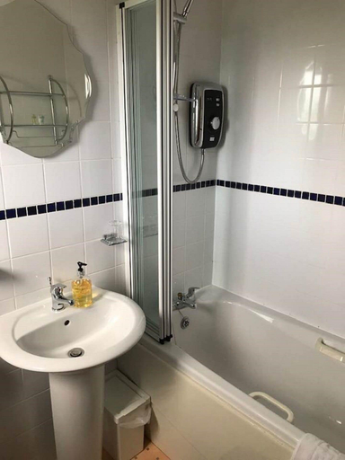 Bathroom 3, Broomlea, Highland