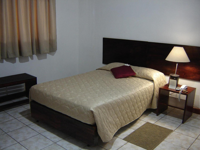 Bedroom 4, Dai Nonni Hotel, ZONA 14