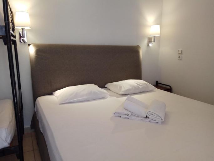 Bedroom 4, Hotel Delfini, Attica