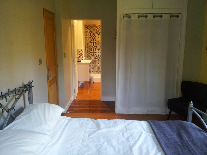 Bedroom 4, 13 Bees, Charente