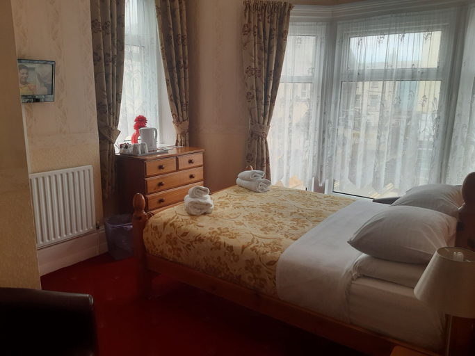 Bedroom 5, Wellington Hotel, Blackpool