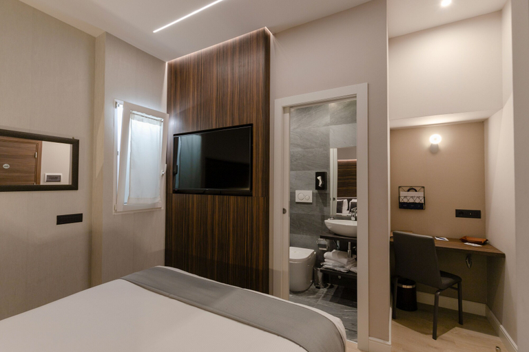 Bedroom 4, AH - Duomo Essence, Milano