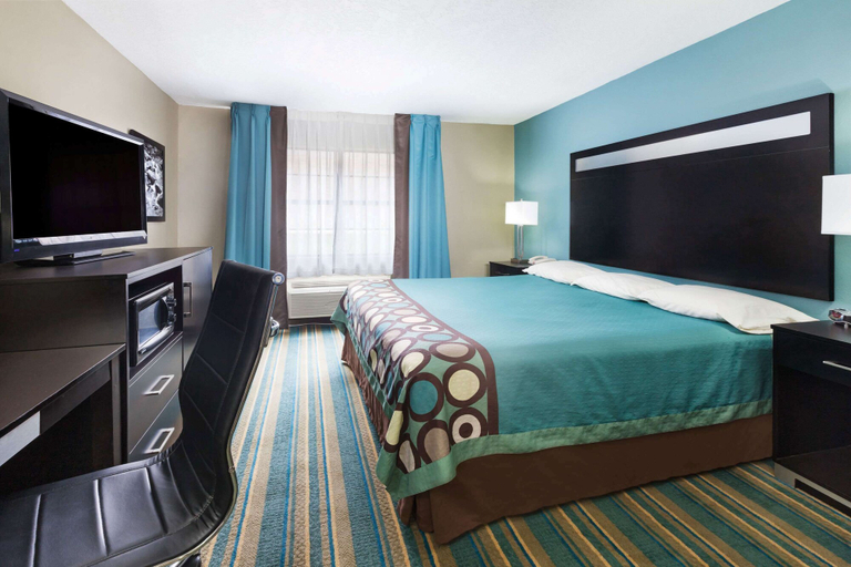 Bedroom 3, Super 8 by Wyndham Sulphur, Murray