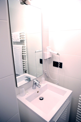 Bathroom 5, Verone Rocourt, Liège