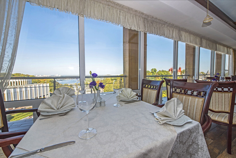 Food & Drinks 4, Hotel Dnipro, Shevchenkivs'kyi