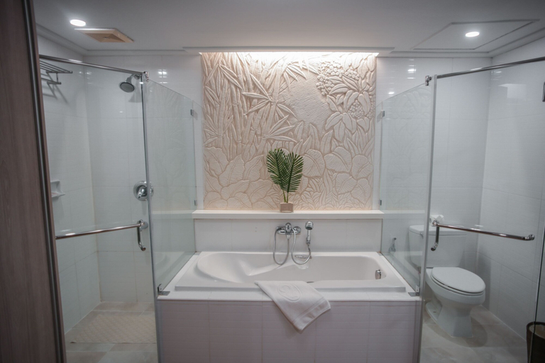 Bathroom 5, Boracay Mandarin Island Hotel, Malay
