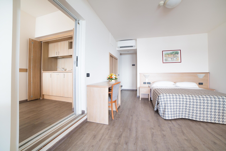 Bedroom 4, Laurin, Genova