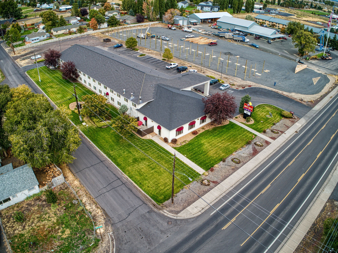 Exterior & Views 2, Rory & Ryan Inn, Harney