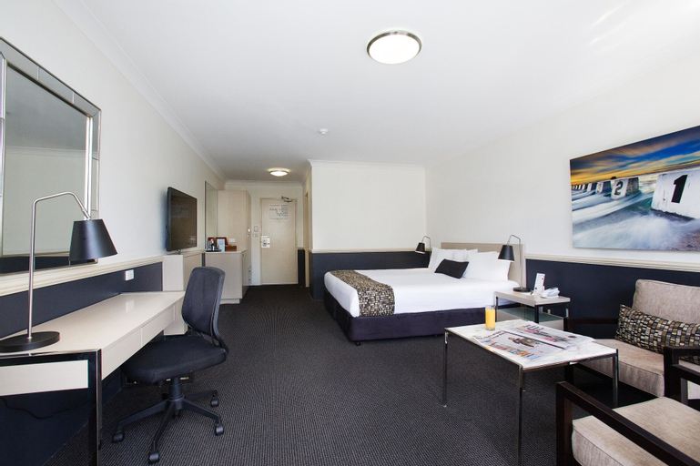 Bedroom 3, Best Western Plus Apollo Hotel Newcastle, Lake Macquarie - North