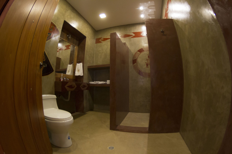 Bathroom 4, Chakana Hotel Boutique, Quito
