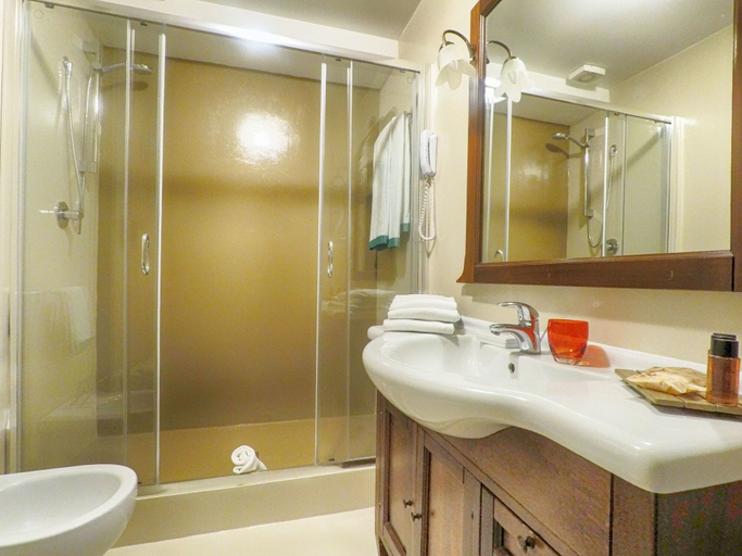 Bathroom 4, Colleverde Park Hotel, Agrigento