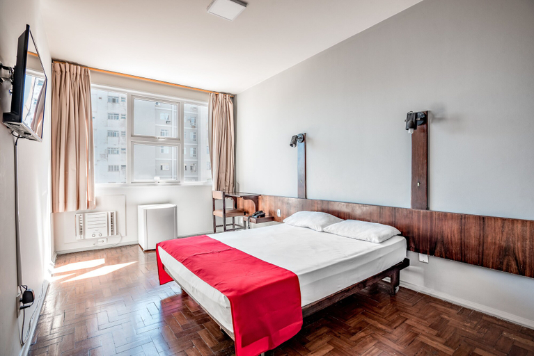 Bedroom 4, Cannes Palace Hotel, Vitoria