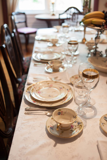 Food & Drinks 5, The Denny House, Garrard