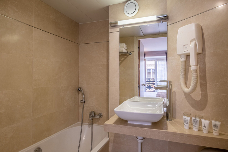 Bathroom 4, Hotel Marena, Paris