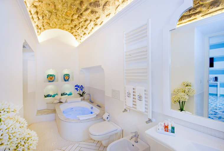 Bathroom 5, Relais Correale Rooms & Garden, Napoli