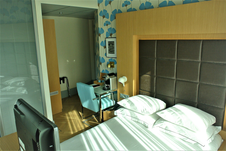 Bedroom 3, Amadi Park Hotel, Amsterdam