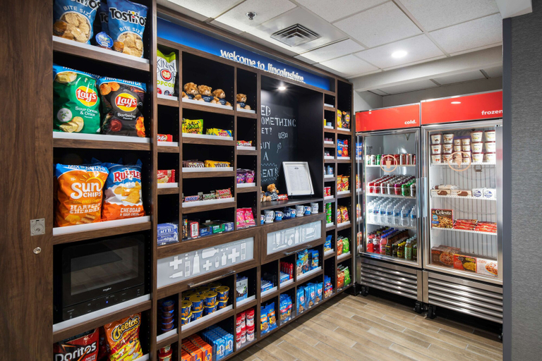 Food & Drinks 5, Hampton Inn & Suites Chicago/Lincolnshire, Lake