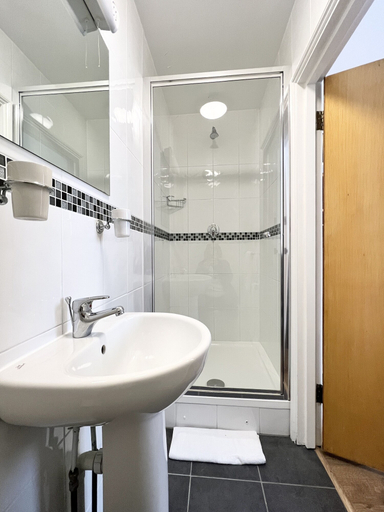 Bathroom 4, Melbourne House, London
