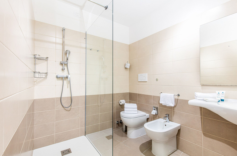 Bathroom 5, Hotel Karinzia, Venezia