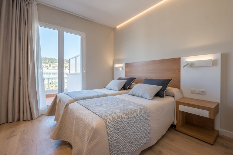 Bedroom 3, Hotel Eden Soller, Baleares