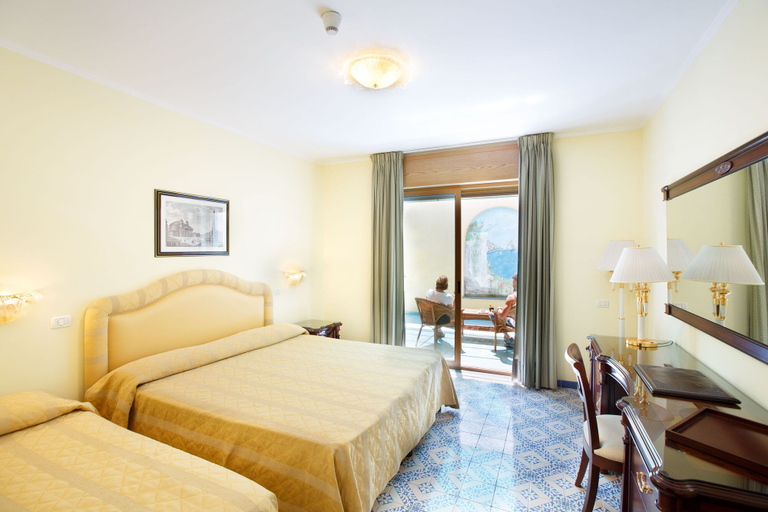 Bedroom 3, Johanna Park Hotel, Napoli