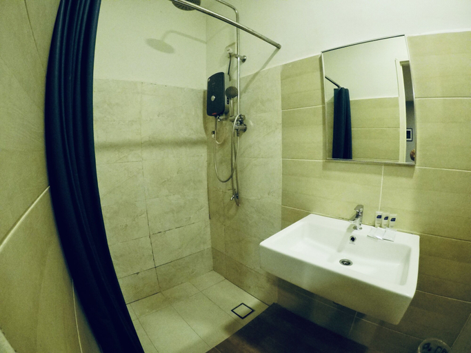Bathroom 3, Hotel Ariana Iskandar, Johor Bahru
