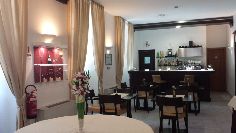Food & Drinks 5, Hotel Due Colonne, Cagliari