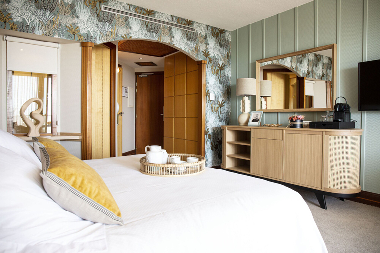 Bedroom 4, Grand Hotel les Flamants Roses, Pyrénées-Orientales