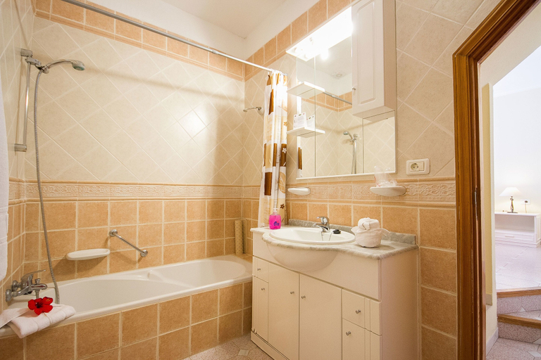 Bathroom 5, Ona los Claveles, Santa Cruz de Tenerife