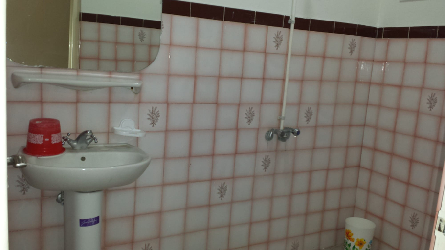 Bathroom 4, Hotel Aswan, Oujda Angad