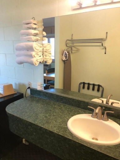 Bathroom 3, Seahorse Inn Manhattan Beach - LAX, Los Angeles