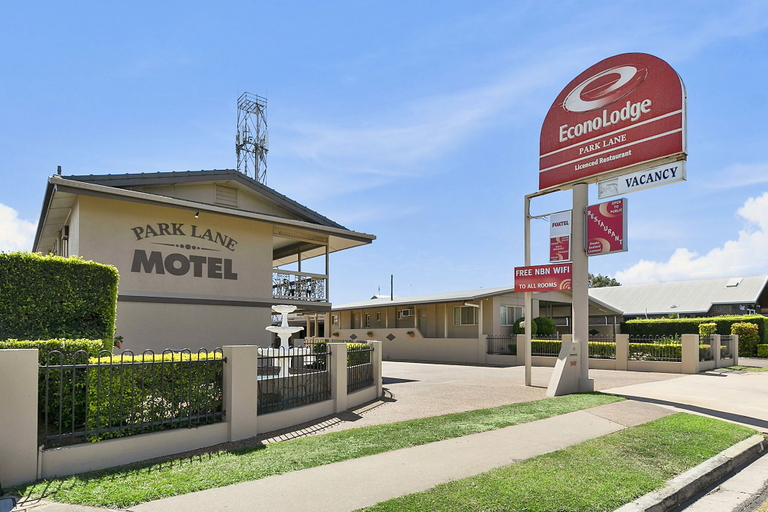 Exterior & Views 2, Econo Lodge Park Lane, Bundaberg