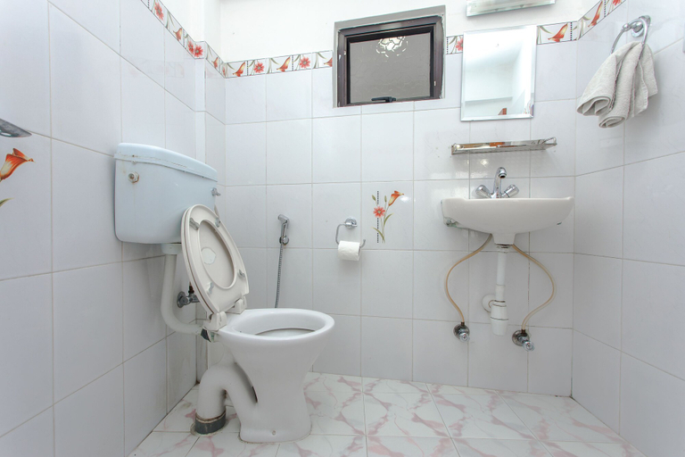 Bathroom 4, Hotel Peace Plaza, Gandaki