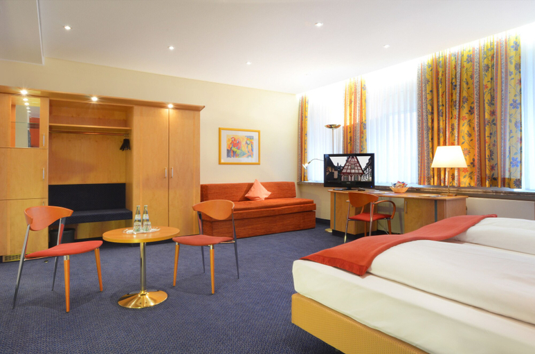 Bedroom 3, Ringhotel Loew's Merkur, Nürnberg