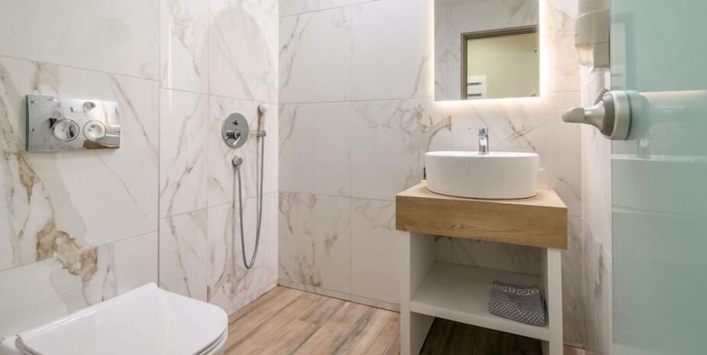 Bathroom 5, Poseidon Resort Hotel, Central Macedonia