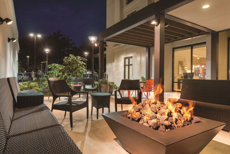 Food & Drinks 5, Home2 Suites by Hilton Parc Lafayette, Lafayette
