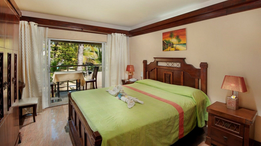 Bedroom 3, Manisa Hotel, Black River