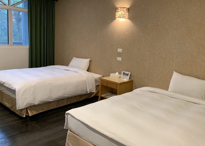 Bedroom 3, Jin Huei Hotel, Taitung