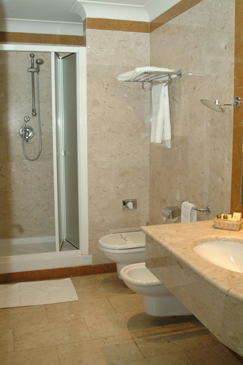 Bathroom 4, Hotel La Ville, Catania
