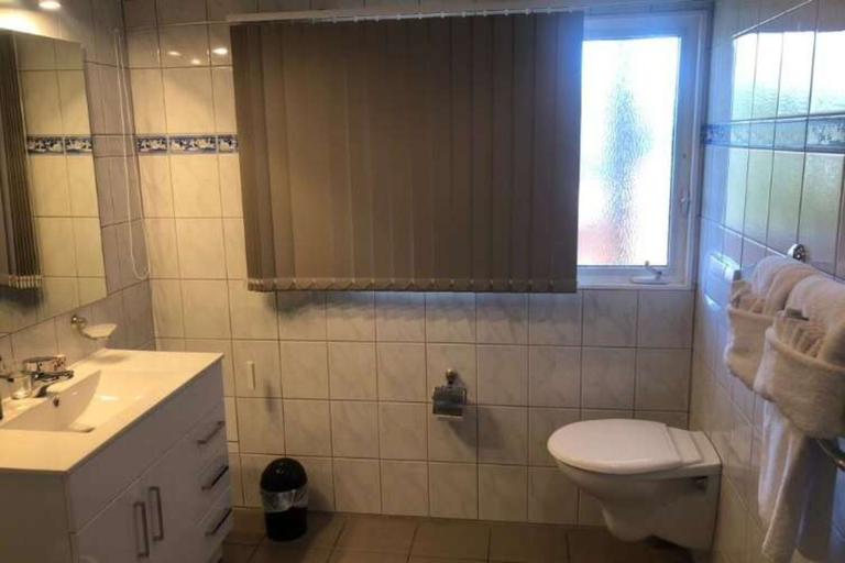Bathroom 4, Admiralty Lodge Motel, Thames-Coromandel