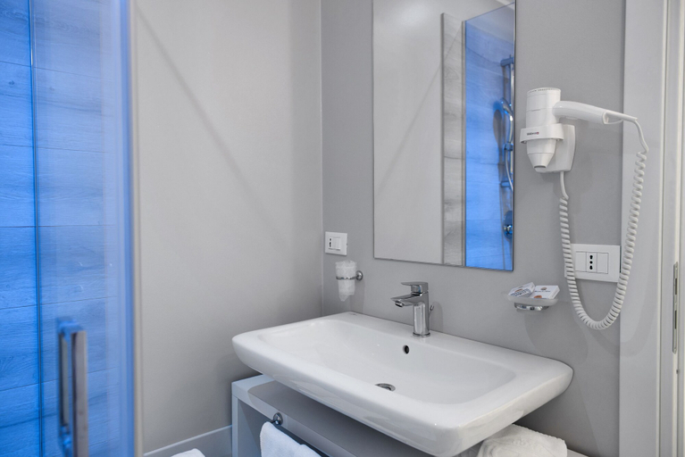 Bathroom 5, Marina di Petrolo Hotel & SPA, Trapani