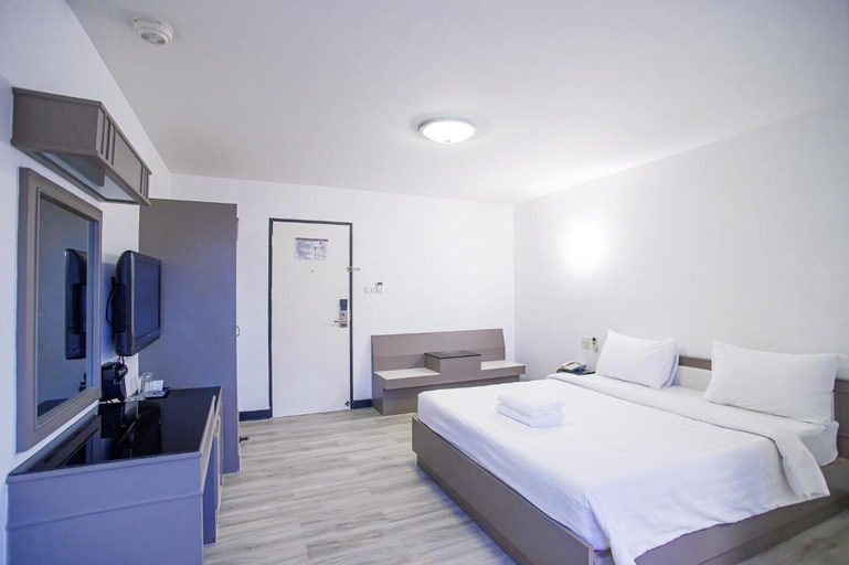 Bedroom 3, Hi Season Hotel, Hat Yai