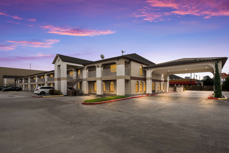 Exterior & Views 2, SureStay Hotel by Best Western Deer Park, Houston