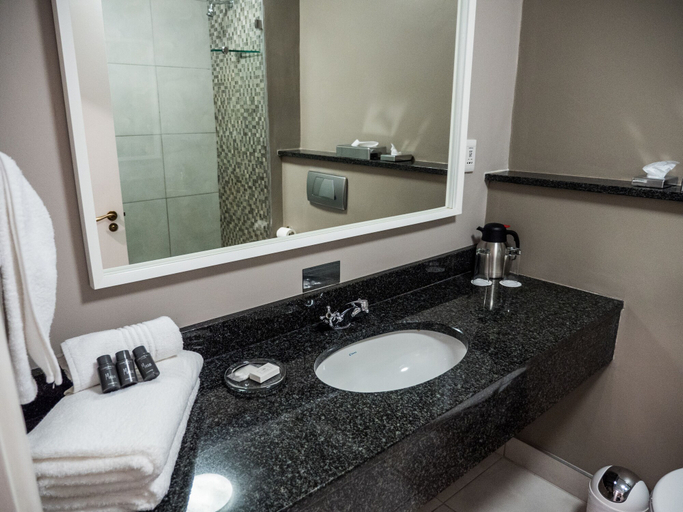 Bathroom 4, The Kelway Hotel, Nelson Mandela Bay