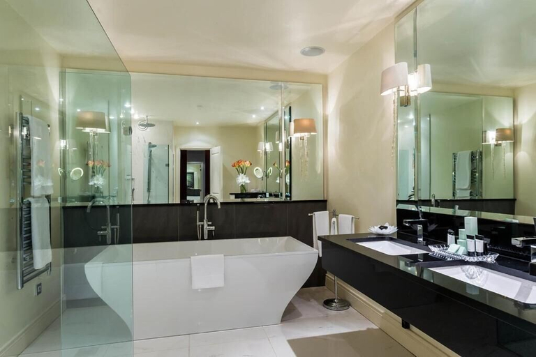 Bathroom 5, Mullingar Park Hotel