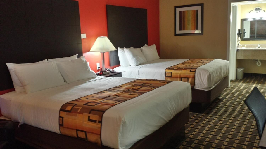 Bedroom 3, Days Inn by Wyndham Henryetta, Okmulgee