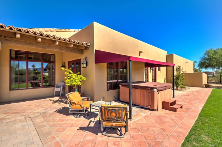 Exterior & Views 2, La Casa Que Canta, Maricopa